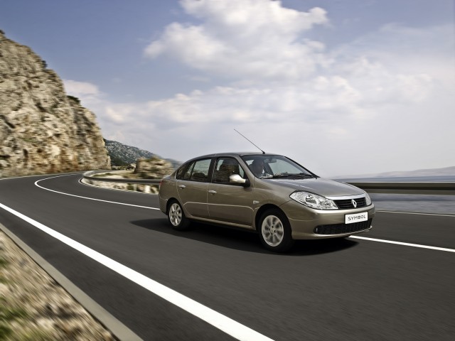 Renault Symbol Thalia 2013-3.jpg